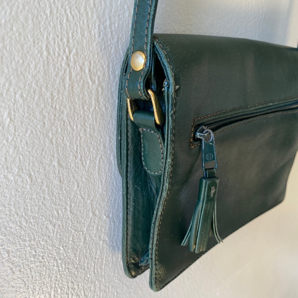 BASS Vintage Green Leather Crossbody - Picture 4 of 11